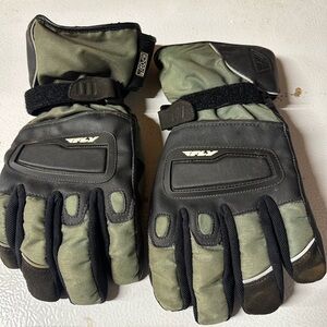 Fly racing gloves